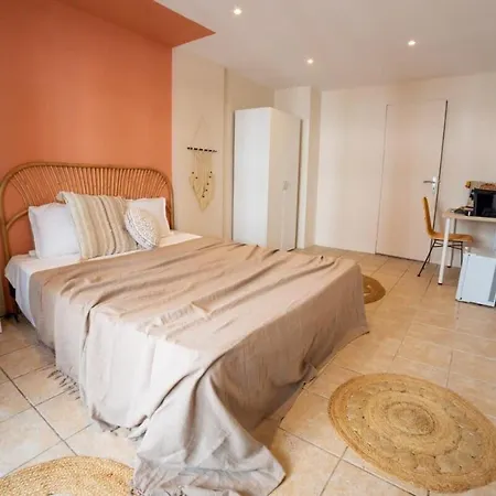 Chambre 1 Rene Cassinbalcon Wifi Mini-frigo Tv